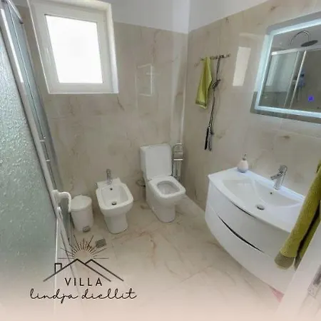 Vila Lindja Diellit * Sarandë