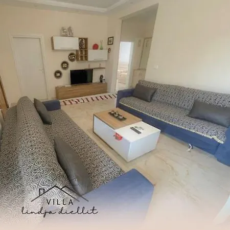 Vila Lindja Diellit * Sarandë