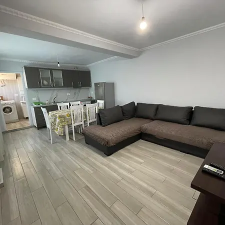 Vila Lindja Diellit * Sarandë